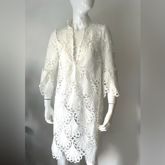 guipure lace dress with a large pattern White Eyelet - Picture 6 of 11